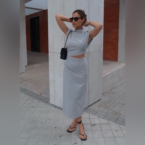 CUT OUT MIDI DRESS - Picture 7 of 8